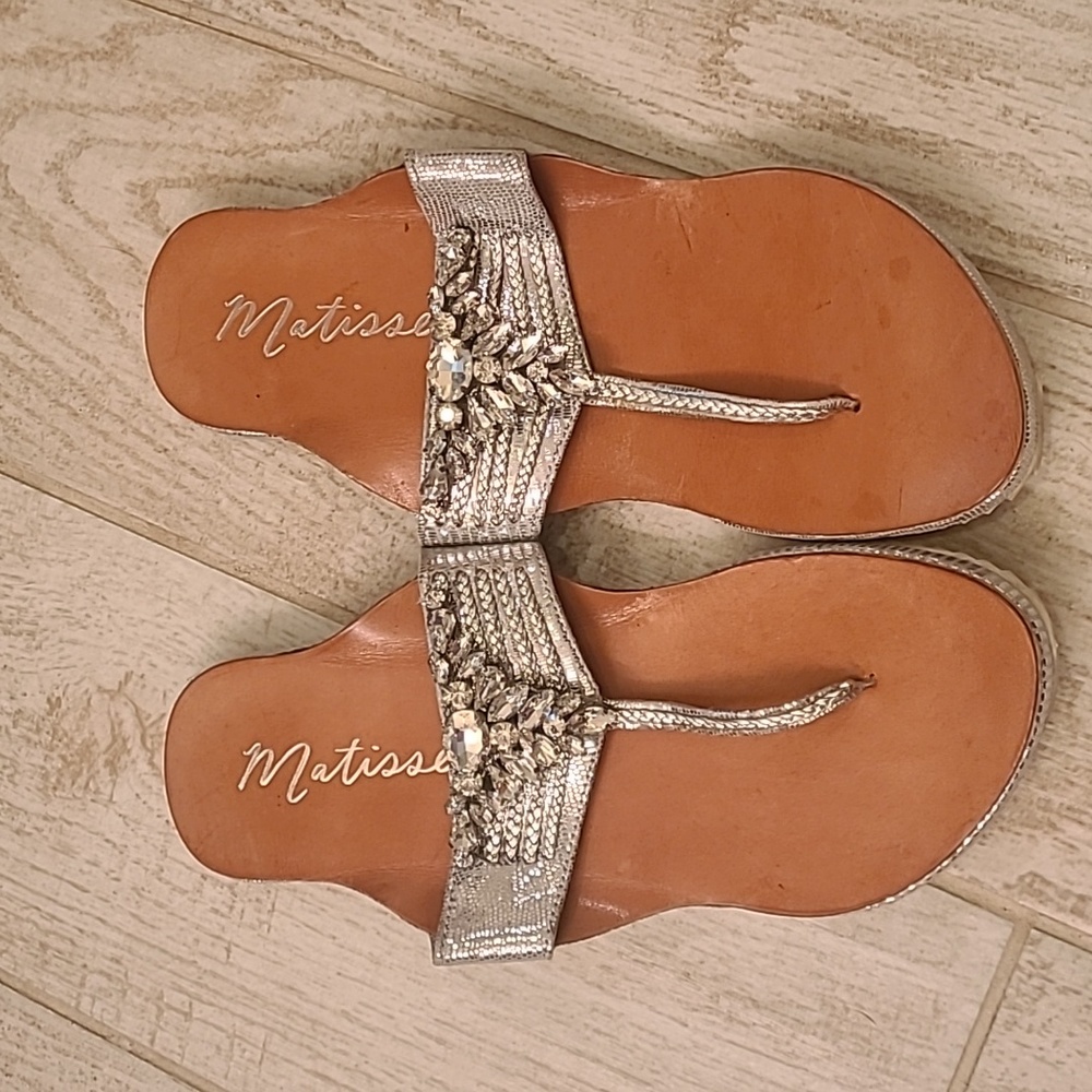 Matisse Silver BLING Leather Sandals in a Size 10! VGUC!